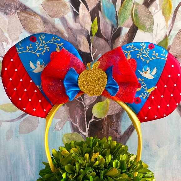 DISNEY PRINCESS 💙"SNOW WHITE"❤️ MINNIE MOUSE EARS QUILTED HEADBAND 🌟EUC🌟 - Picture 3 of 16